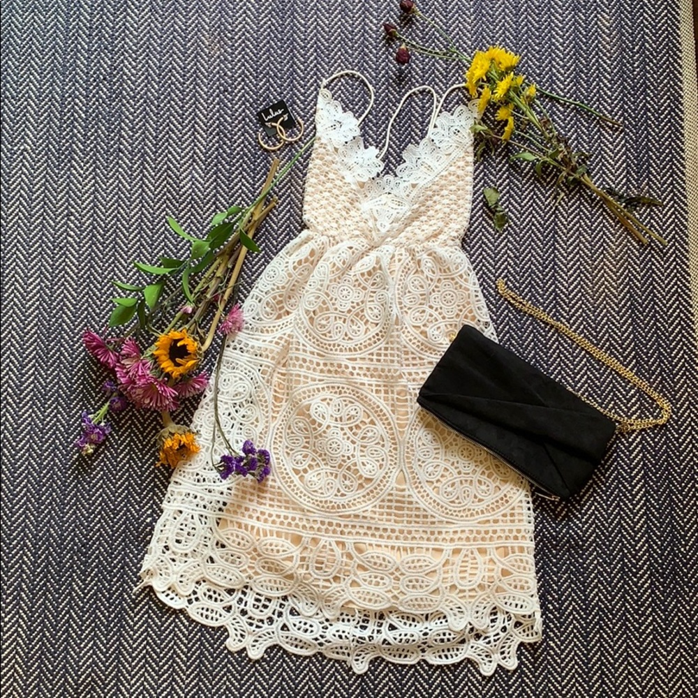 Calf length ,Open back, Lace dress
